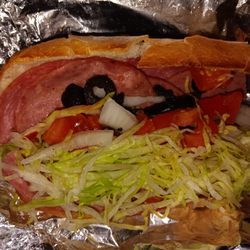 Zesty's Pizza - Where are my pickles and hots