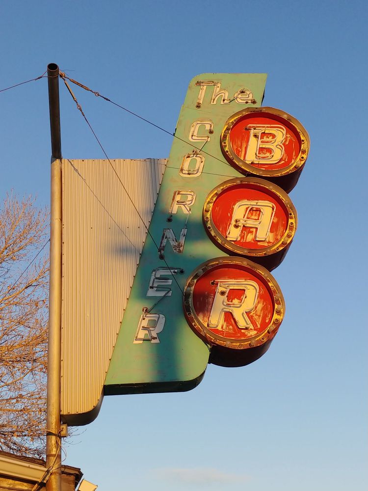 Corner Bar, Helena Roadtrippers
