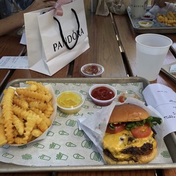 Shake Shack Perimeter Mall - Double patty burger - Burgers Near Me - Atlanta, Georgia Shake Shack Perimeter Mall - Double patty burger - Burgers Near Me - Atlanta, Georgia