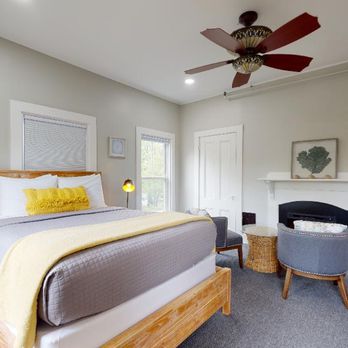 Holbrook House - Frenchman Bay - 2nd floor queen room with fireplace - Bed & Breakfast Near Me - Bar Harbor, Maine Holbrook House - Frenchman Bay - 2nd floor queen room with fireplace - Bed & Breakfast Near Me - Bar Harbor, Maine