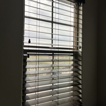 Desert Blind and Shutter Repair - Repaired blind - Shades & Blinds Near Me - Phoenix, Arizona Desert Blind and Shutter Repair - Repaired blind - Shades & Blinds Near Me - Phoenix, Arizona