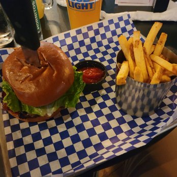 3West Alehouse & Grill - Alehouse Burger & fries - Sports Bars Near Me - Temple, Texas