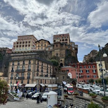 Sorrento - Sea level prior to ascending to town - Candy Stores Near Me - Sorrento, NA