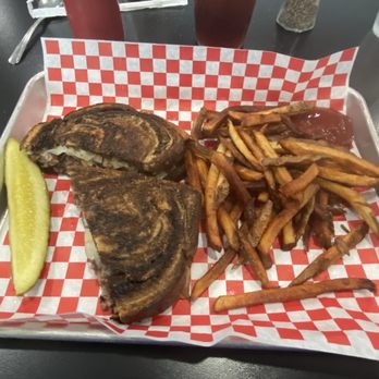 Ruby Slipper Bar and Grill - Patty Melt Burger - American Near Me - Port Orchard, Washington Ruby Slipper Bar and Grill - Patty Melt Burger - American Near Me - Port Orchard, Washington