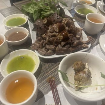 Dong Que Restaurant - Vietnamese Near Me - San Jose, California
