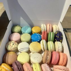 30 pieces assorted box
