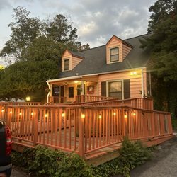 MJ's Restaurant & Catering - Facade