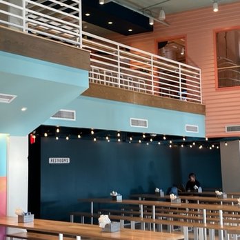 Boardwalk Bar & Arcade - Restaurant Interior - Bars Near Me - Washington, DC, District of Columbia