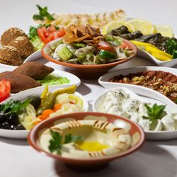 Raoshi Lebanese - MEZZE EXPIERIENCE
