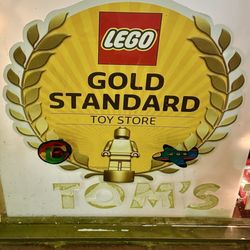 Tom's Toys