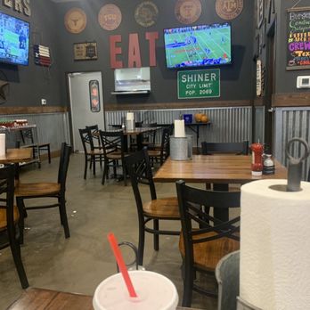 Billy Bob's Burgers Bar & Grill - Interior - Burgers Near Me - Waco, Texas Billy Bob's Burgers Bar & Grill - Interior - Burgers Near Me - Waco, Texas