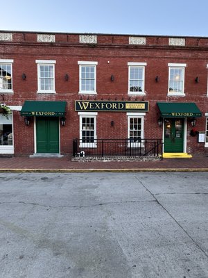 Wexford, Savannah's Irish Pub by null