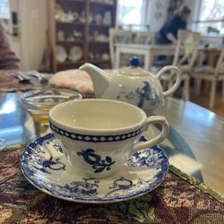 Crest Hill Tea Room - Tea setting