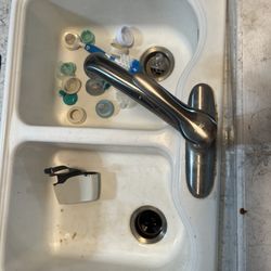 St Augustine Kitchen and Bath - Sink is crooked