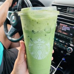 Starbucks - Iced Matcha Latte
