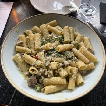 Luke's Kitchen and Bar - Rigatoni with sausage and broccolini - Seafood Near Me - Orlando, Florida