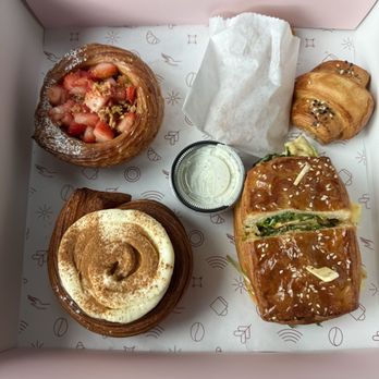 Love Croissants - Cinnamon croissant roll, strawberry cheesecake guava tart, breakfast croissant, mini croissant - Bakeries Near Me - Houston, Texas
