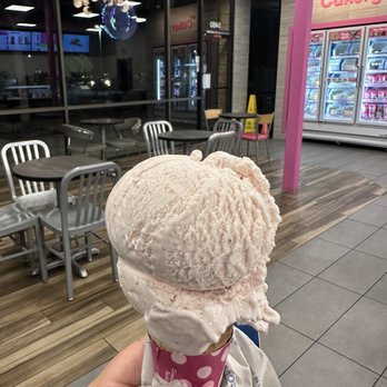 Baskin-Robbins - a hand holding an ice cream cone - Ice Cream & Frozen Yogurt Near Me - Bakersfield, California Baskin-Robbins - a hand holding an ice cream cone - Ice Cream & Frozen Yogurt Near Me - Bakersfield, California