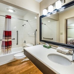 Red Roof Inn & Suites Wapakoneta
