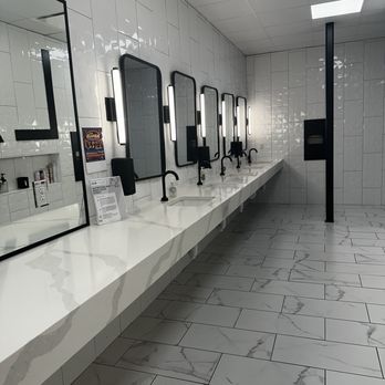 Leander Athletic Club - Women's Locker Room - Gyms Near Me - Leander, Texas
