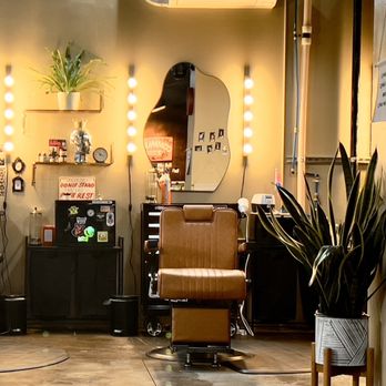 Nics & Cuts - Salon station - Hair Salons Near Me - Seattle, Washington Nics & Cuts - Salon station - Hair Salons Near Me - Seattle, Washington