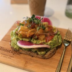 Toastique - Avocado smash toast