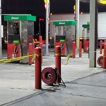 Speedway - Broken down diesel islands. Been this way for evvvverrrr - Gas Stations Near Me - Bakersfield, California Speedway - Broken down diesel islands. Been this way for evvvverrrr - Gas Stations Near Me - Bakersfield, California