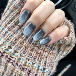 Dip powder ombré nails with almond tip