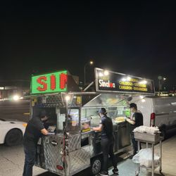 Hotdogs Estilo Sinaloa - Doing their thing