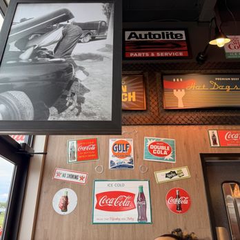 Portillo's Schertz - Restaurant Decor - Hot Dogs Near Me - Schertz, Texas Portillo's Schertz - Restaurant Decor - Hot Dogs Near Me - Schertz, Texas