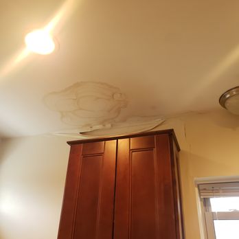 RL Property Managment - Water damage that RLPMG refuses to fix even though they have chosen to increase my rent by $200 for no reason - Property Management Near Me - Columbus, Ohio RL Property Managment - Water damage that RLPMG refuses to fix even though they have chosen to increase my rent by $200 for no reason - Property Management Near Me - Columbus, Ohio