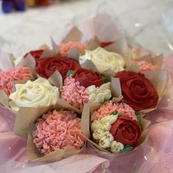 Sweet Melissa - Valentines cupcake bouquet!
