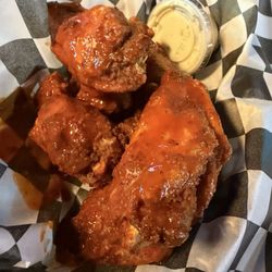 Lou's Lucky Penny - Hot wings