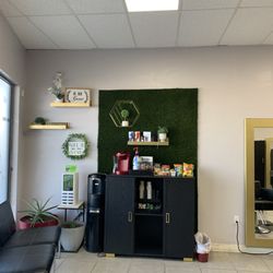 Pro-Studio - Cute and simple decor at Pro-Studio Salon :) !