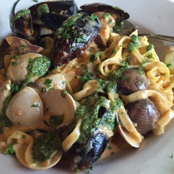 Green Gateau - Lobster fettuccine - French Near Me - Lincoln, Nebraska