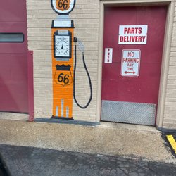 Tony G's Grant Park Garage - Car needing some help.