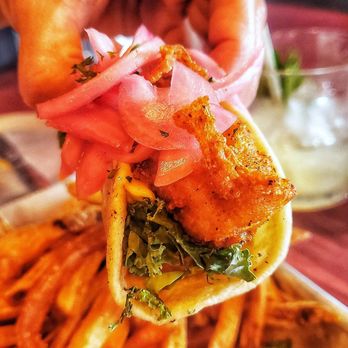 Cob & Pen - Fish Tacos - Beer Bar Near Me - Lakeland, Florida