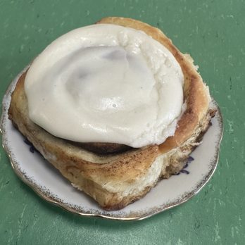 Loaf Lounge - Cinnamon roll - Cafes Near Me - Chicago, Illinois Loaf Lounge - Cinnamon roll - Cafes Near Me - Chicago, Illinois