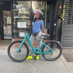 Bicycle Roots - Emerald with her new emerald bike! The Momentum Vida Low Step!