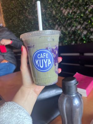 Café Kuya by null