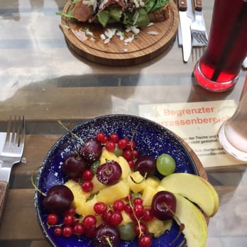 Cafe Wohnraum - Fruit salad and a Hirten sandwich - Cafes Near Me - Cologne, NW