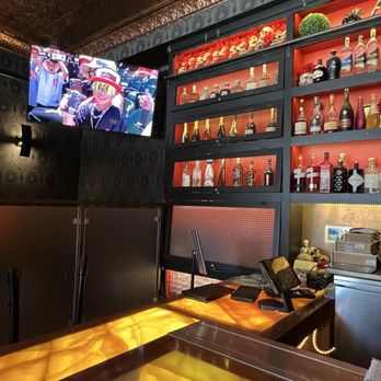 Dahlia Lounge - Cocktail Bars Near Me - San Francisco, California