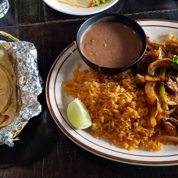 Anayas - Anaya's Fajitas with shrimp + 2 tortillas - Mexican Near Me - Pasadena, California