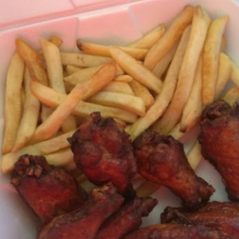 La Granja - Fries and chicken wings - Latin American Near Me - Plantation, Florida La Granja - Fries and chicken wings - Latin American Near Me - Plantation, Florida