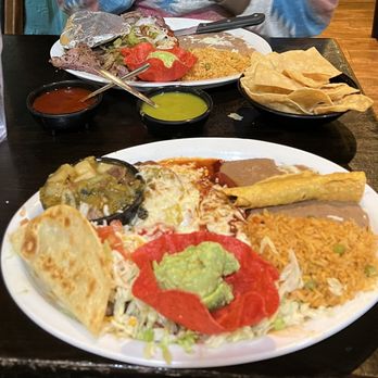 L & J Cafe - Tampiquena and Mexican combination plate - Mexican Near Me - El Paso, Texas L & J Cafe - Tampiquena and Mexican combination plate - Mexican Near Me - El Paso, Texas