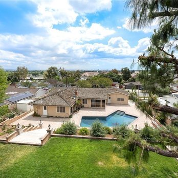 Drake Real Estate Team - Countless family parties in this backyard! - Real Estate Agents Near Me - Fullerton, California Drake Real Estate Team - Countless family parties in this backyard! - Real Estate Agents Near Me - Fullerton, California