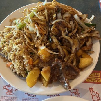 Spring Garden Restaurant - Combo plate with Mango Beef and Mongolian Prawns - Chinese Near Me - Woodland, California Spring Garden Restaurant - Combo plate with Mango Beef and Mongolian Prawns - Chinese Near Me - Woodland, California