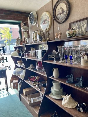 ANTIQUES MARKETPLACE by null