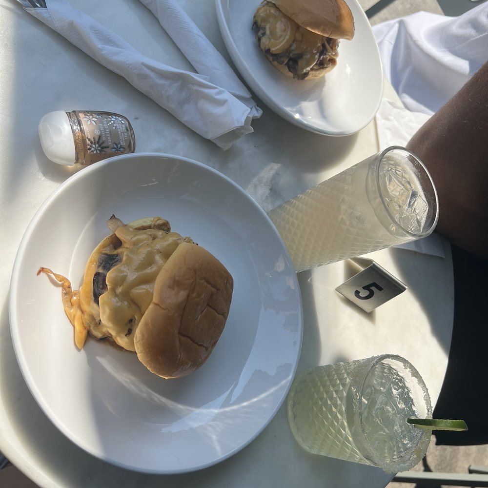 Oh boy burger, ginger beer, classic margarita