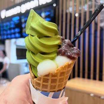 Nana's Green Tea - Matcha with Shiratama and Azuki ($6.90) - Coffee & Tea Near Me - Honolulu, Hawaii